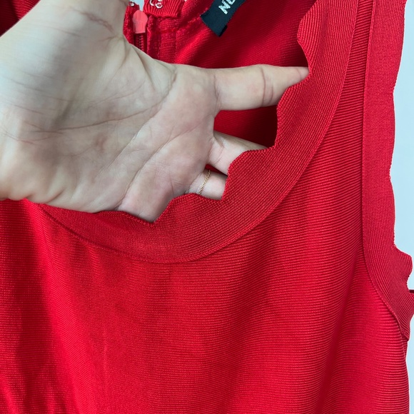 Nevada Love Red Scalloped Bandage Dress – Size M - Picture 4 of 10